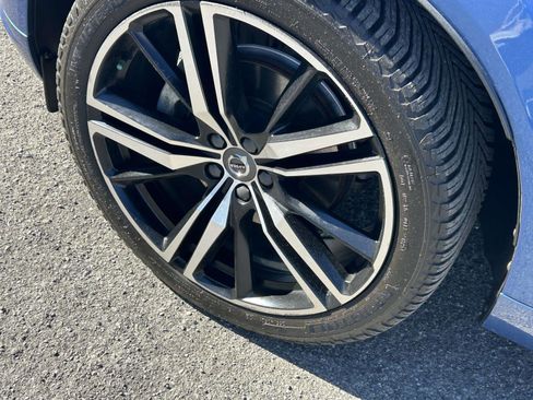 Used 2019 Volvo XC60 T5 R-Design AWD/4WD image 9