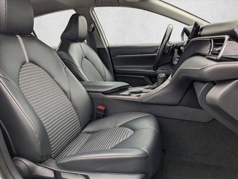 Used 2023 Toyota Camry SE image 29