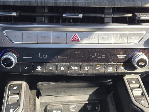 Used 2024 Kia Telluride SX image 35