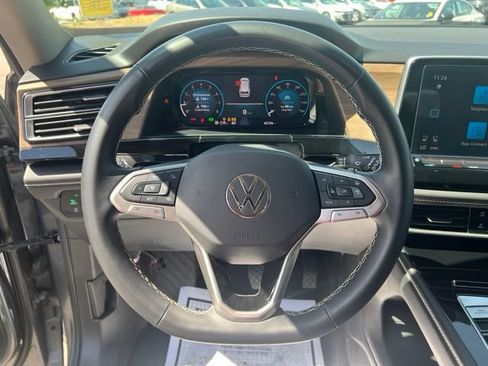 Used 2024 Volkswagen Atlas SE AWD/4WD image 27