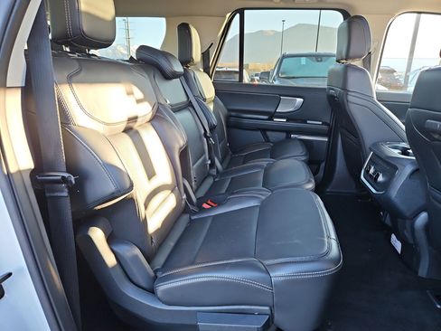 Used 2025 Ford Expedition Max Platinum image 34