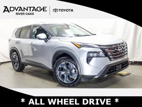 Used 2024 Nissan Rogue SV image 1