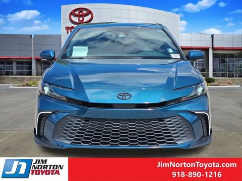 Used 2025 Toyota Camry SE w/ Convenience Package AWD/4WD image 2