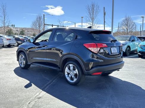 Used 2017 Honda HR-V EX image 4