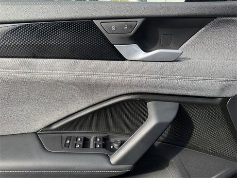 Used 2025 Volkswagen Tiguan S image 20