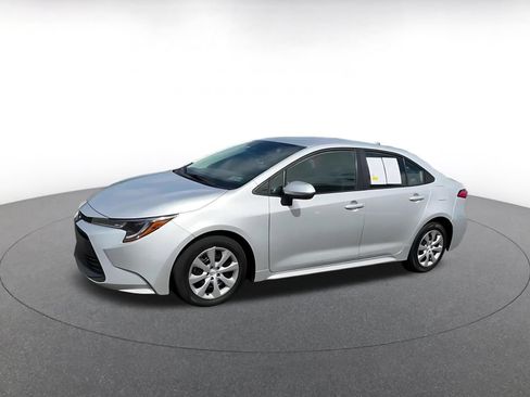 Used 2025 Toyota Corolla LE FWD image 7