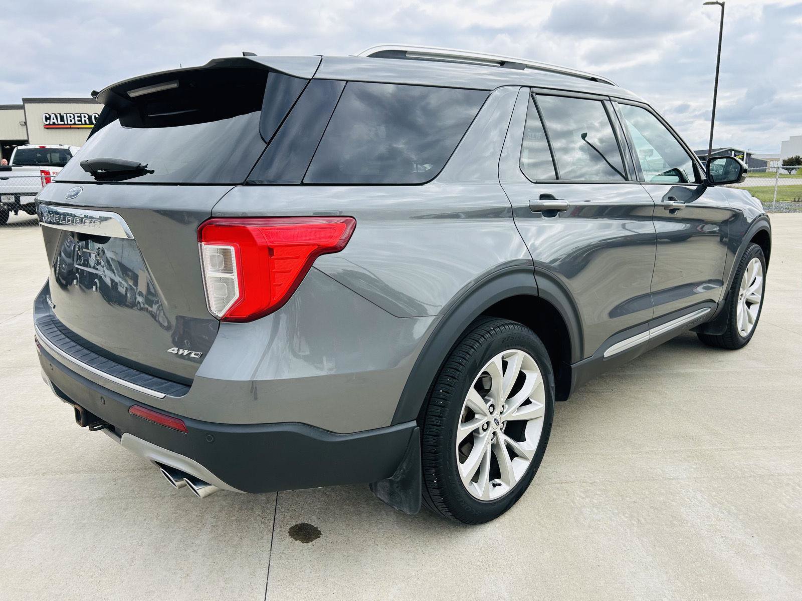 Used 2023 Ford Explorer Platinum w/ Technology Package AWD/4WD image 46