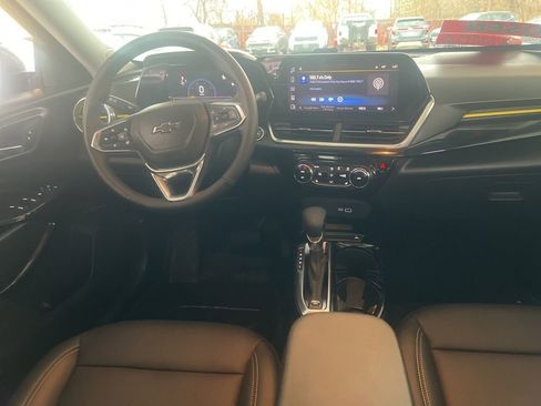 Used 2024 Chevrolet Trax ACTIV w/ Sunroof Package image 17