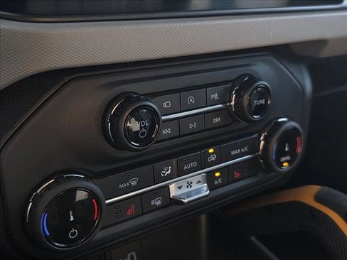 Used 2022 Ford Bronco Badlands image 20