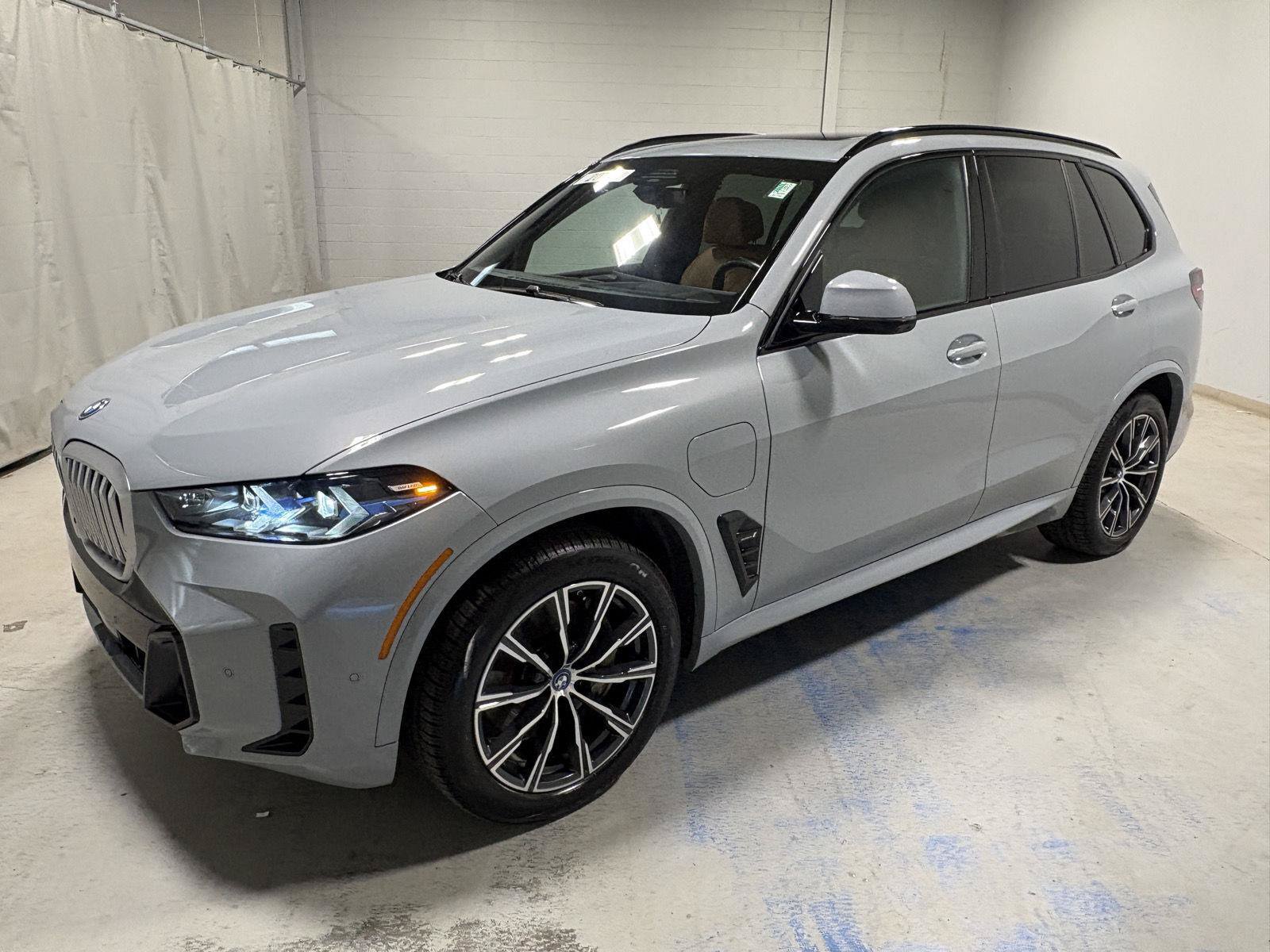 Used 2024 BMW X5 xDrive50e w/ Executive Package AWD/4WD image 1