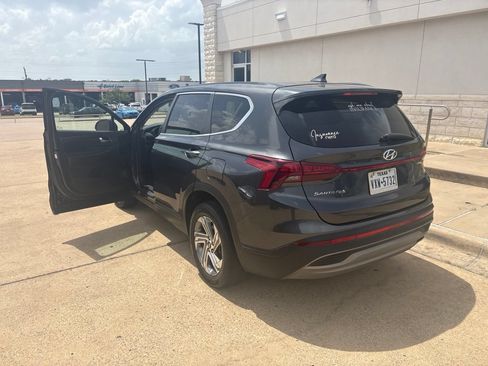 Used 2023 Hyundai Santa Fe SE FWD image 2