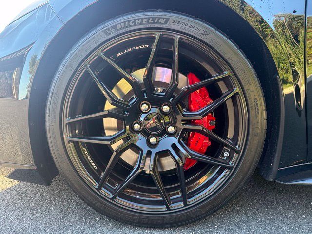 Used 2024 Chevrolet Corvette Z06 RWD image 8