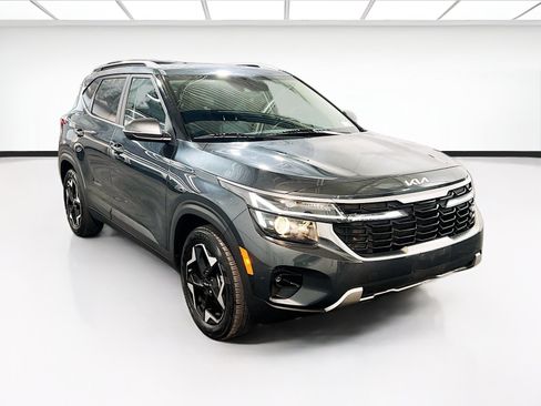 Used 2024 Kia Seltos EX FWD image 3