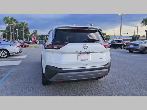 Used 2021 Nissan Rogue SV w/ Premium Package FWD image 30
