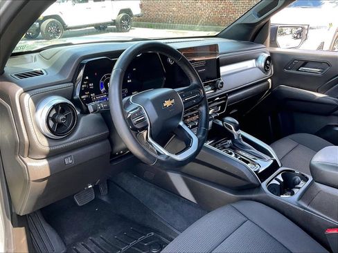 Used 2024 Chevrolet Colorado LT w/ LT Convenience Package AWD/4WD image 8