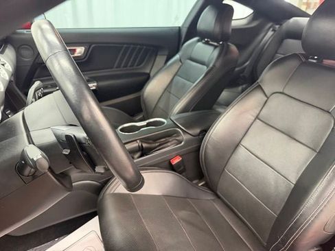Used 2019 Ford Mustang GT Premium RWD image 4