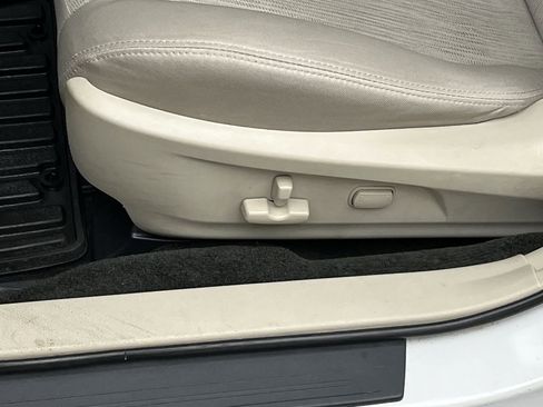 Used 2013 Subaru Legacy 2.5i Premium w/ Popular Pkg 1 image 9