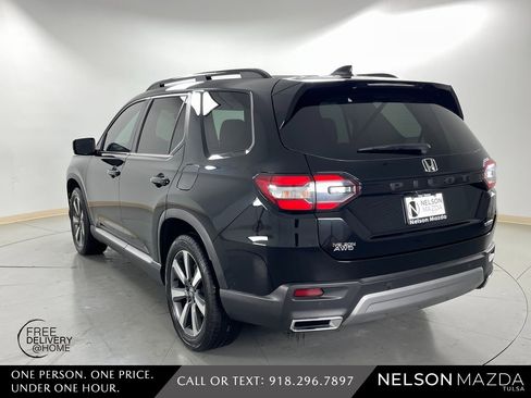 Used 2024 Honda Pilot Touring image 8