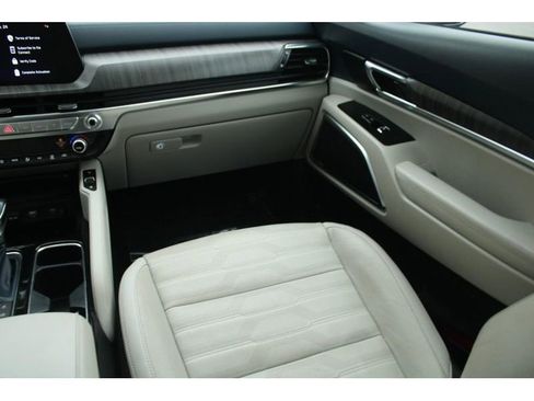 Used 2023 Kia Telluride SX Prestige image 17
