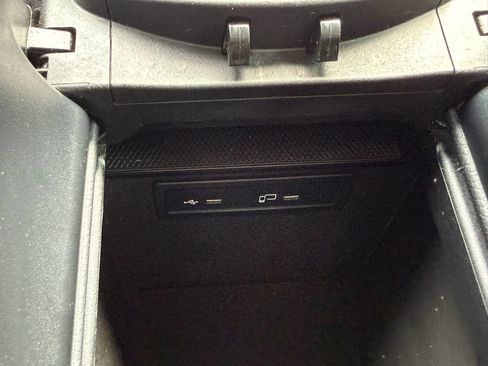 Used 2021 Mercedes-Benz GLC 300 4MATIC image 27
