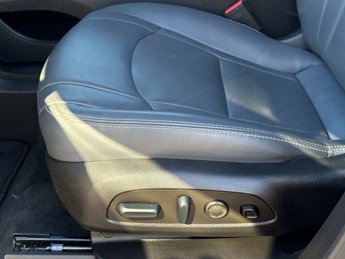 Used 2024 Buick Enclave Premium image 22