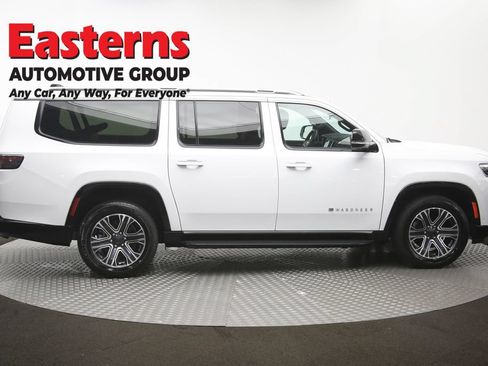 Used 2024 Jeep Wagoneer L Series II RWD image 48