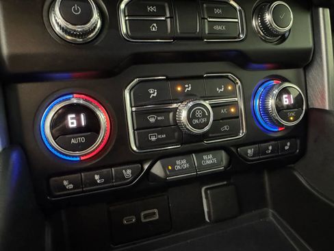 Used 2022 GMC Yukon XL SLT image 20