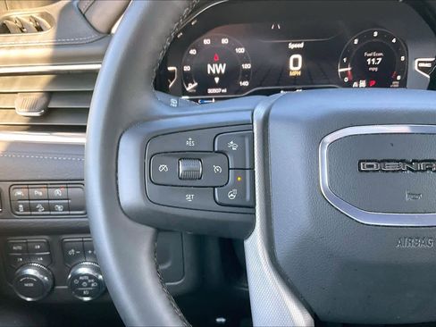 Used 2024 GMC Yukon Denali image 23