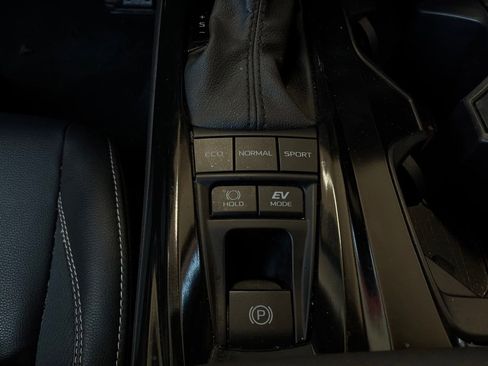Used 2025 Toyota Camry SE FWD image 23