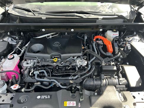 Used 2022 Toyota RAV4 SE w/ Convenience Package AWD/4WD image 32