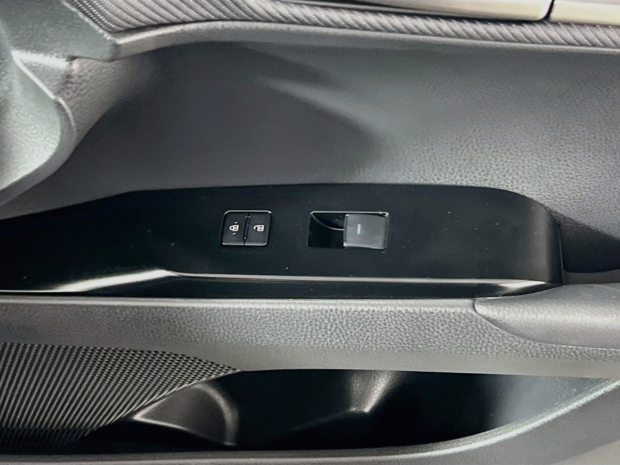 Used 2026 Toyota Camry SE FWD image 31