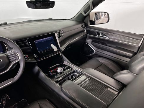 Used 2022 Jeep Wagoneer Series III image 23