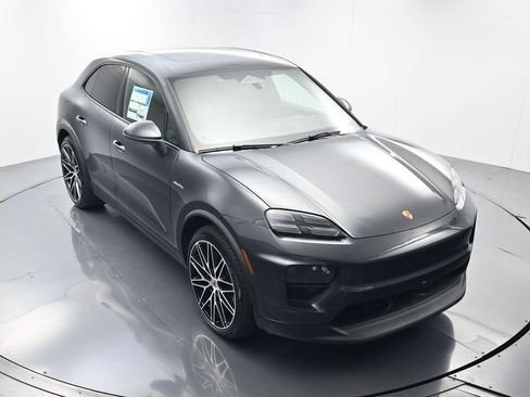 Used 2026 Porsche Macan Electric RWD image 40