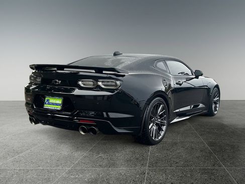Used 2022 Chevrolet Camaro ZL1 image 8