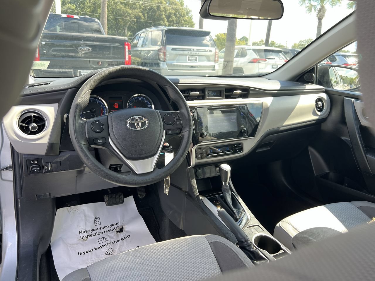Used 2018 Toyota Corolla LE FWD image 30