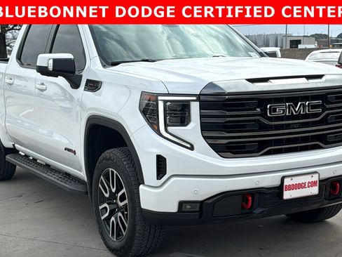 Used 2024 GMC Sierra 1500 AT4 image 3