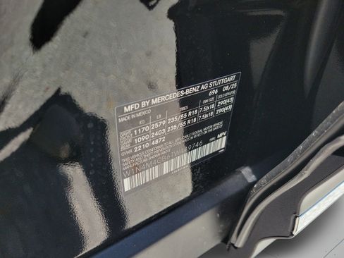 Used 2026 Mercedes-Benz GLB 250 image 32