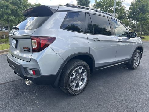 Used 2022 Honda Passport TrailSport image 9