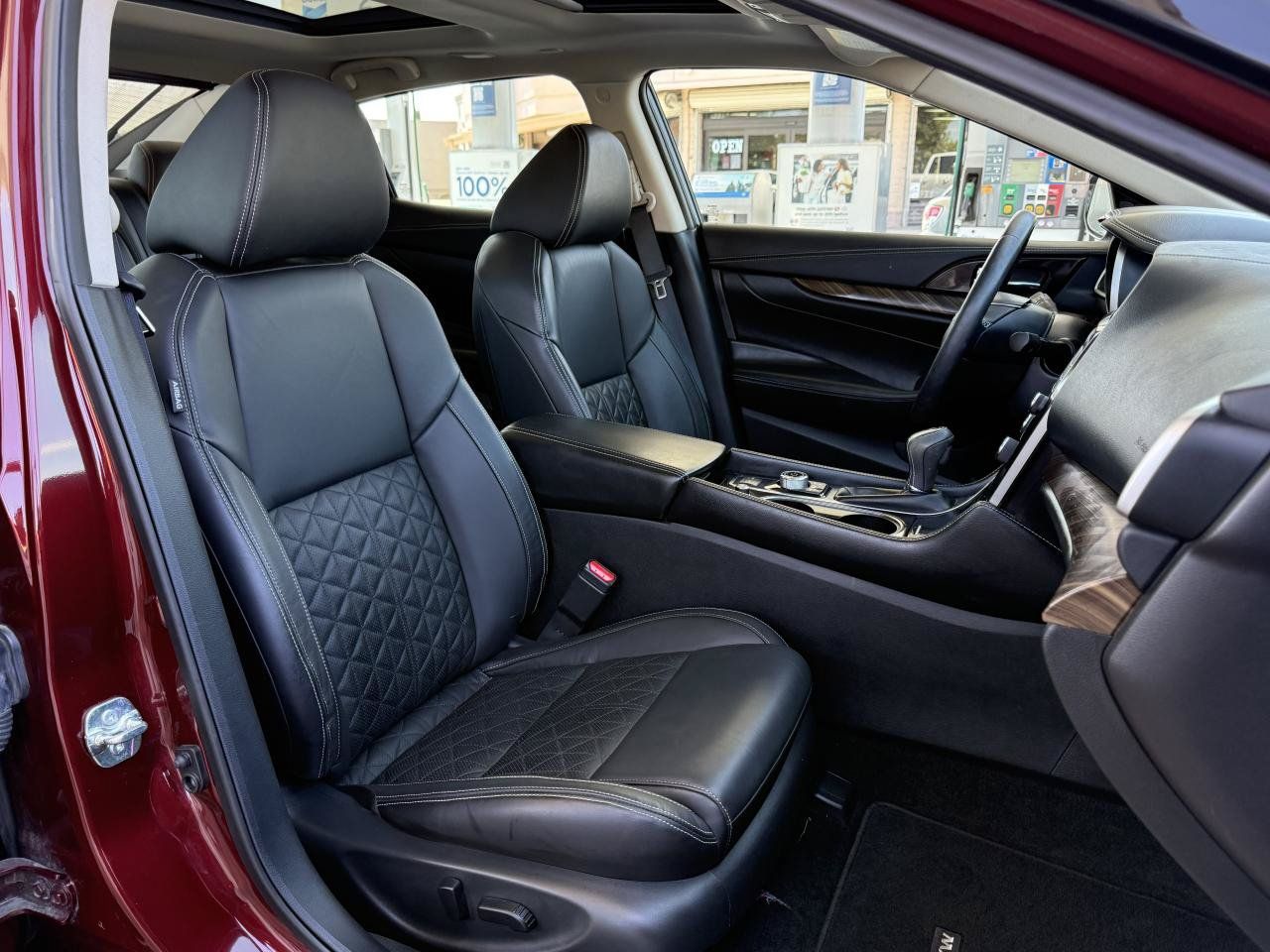 Used 2016 Nissan Maxima Platinum w/ Interior Lighting Package FWD image 16