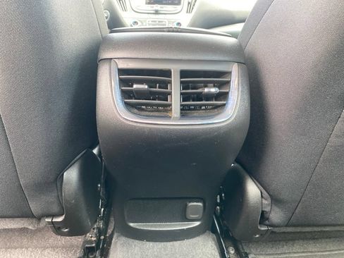 Used 2025 Chevrolet Malibu LT FWD image 25