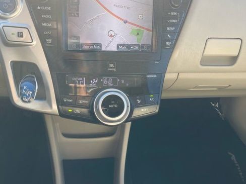 Used 2014 Toyota Prius V Five image 19