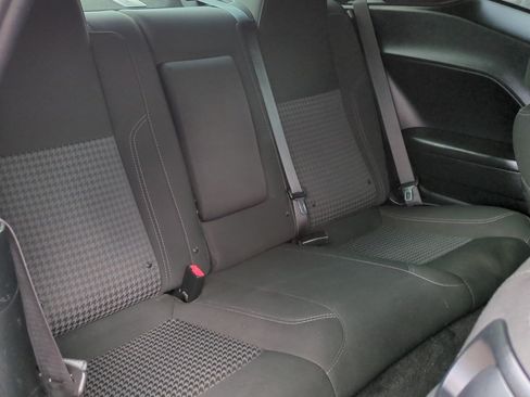 Used 2016 Dodge Challenger SXT RWD image 26