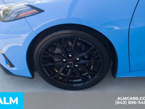 Used 2024 Chevrolet Corvette Stingray Coupe w/ 1LT image 12