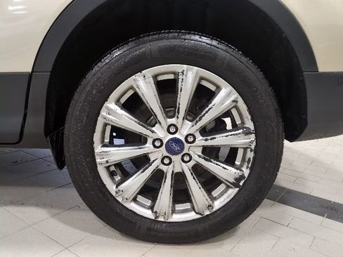 Used 2018 Ford Escape Titanium image 19