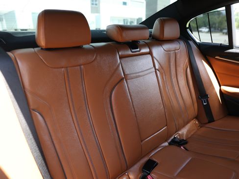 Used 2018 BMW 540i RWD image 18