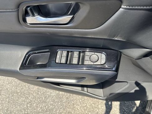 Used 2023 Nissan Pathfinder SL FWD image 29