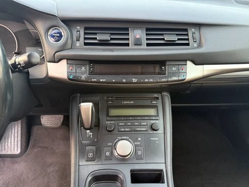 Used 2014 Lexus CT 200h FWD image 18
