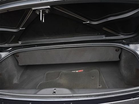 Used 2016 Chevrolet Corvette Z06 w/ 3LZ Preferred Equipment Group image 16