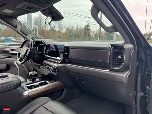 Used 2022 Chevrolet Silverado 1500 LT Trail Boss w/ LT Trail Boss Premium Package image 17