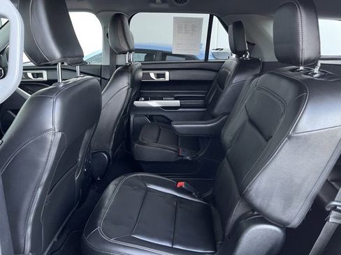 Used 2022 Ford Explorer XLT w/ Equipment Group 202A RWD image 27